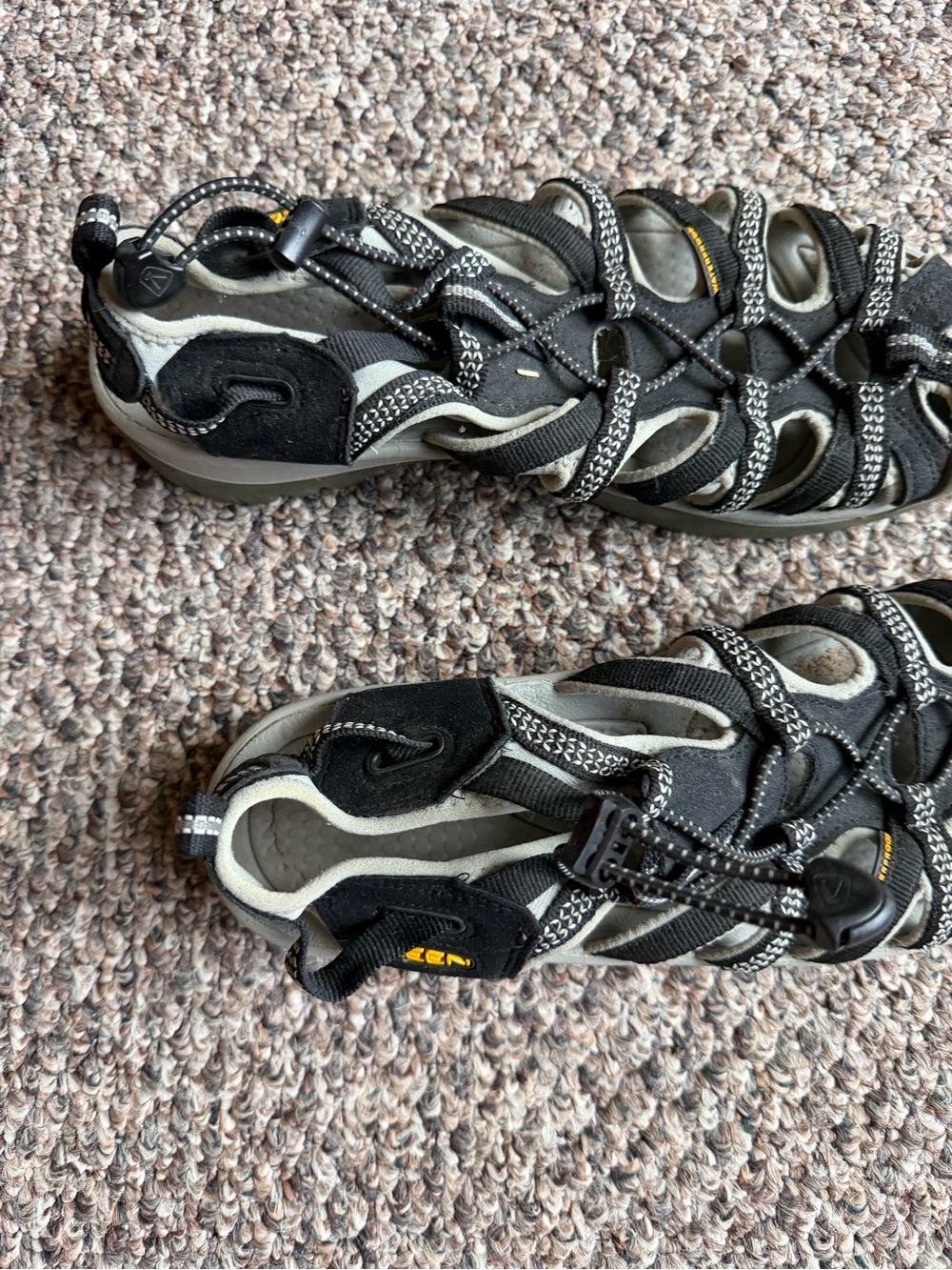 Keen Black and Gray Women's Closed-Toe Waterproof Shoes - Picture 3 of 4